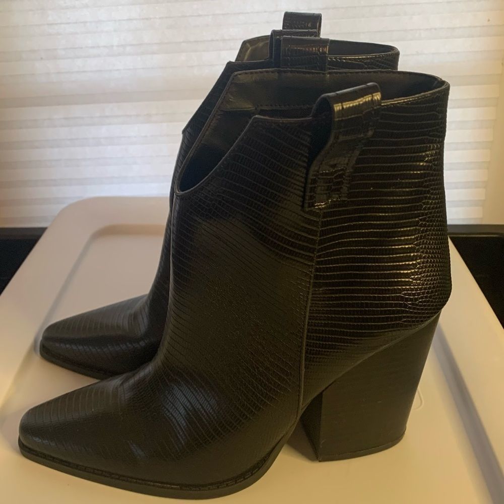 Qupid Faux Leather Pointed Toe Black Boots 10 New